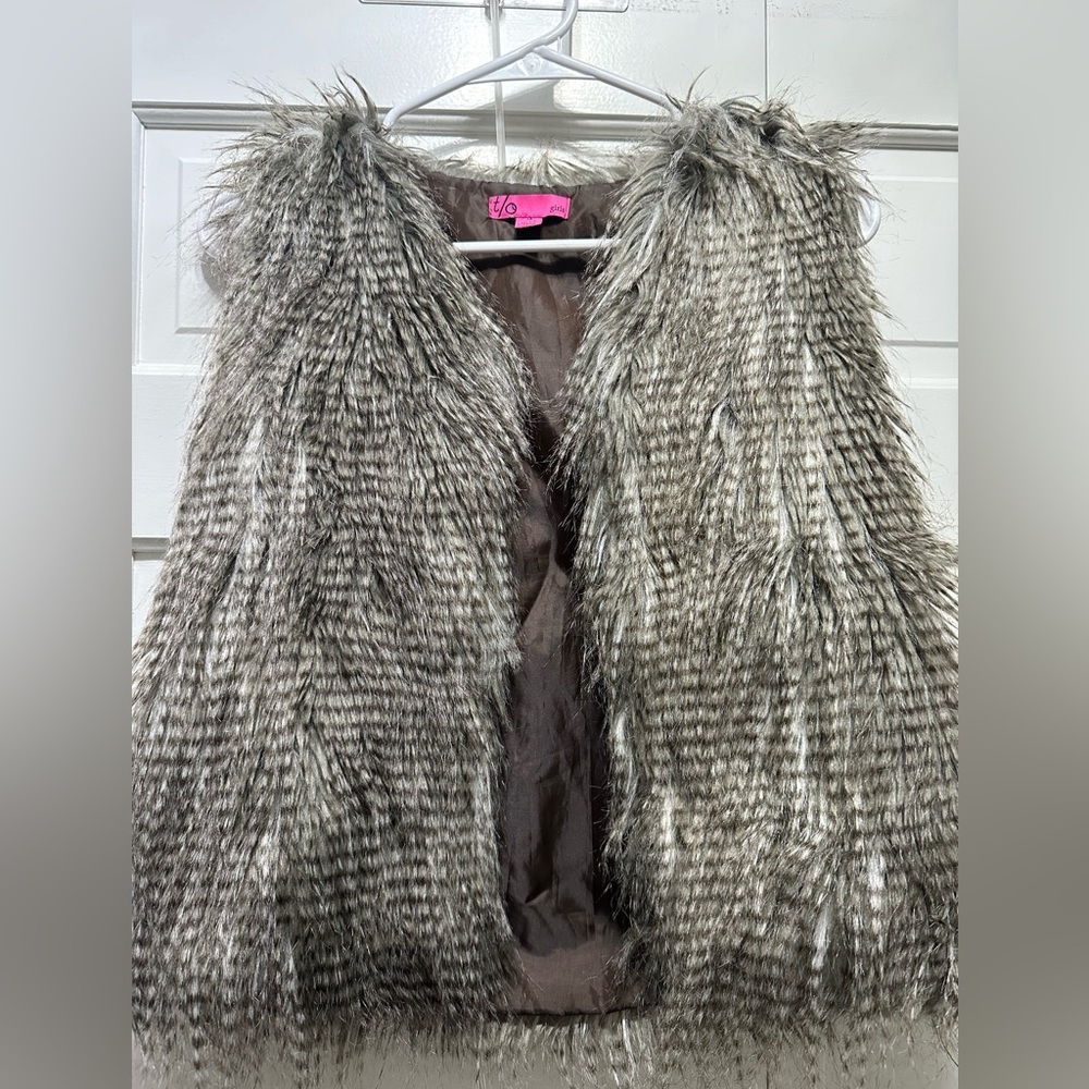 Girls faux fur vest